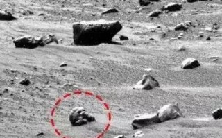 火星发现“伏地魔”，破土而出，专家：地下必定有秘密