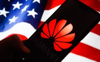 华为关闭在美的57家工厂后，引发失业员工抗议游行