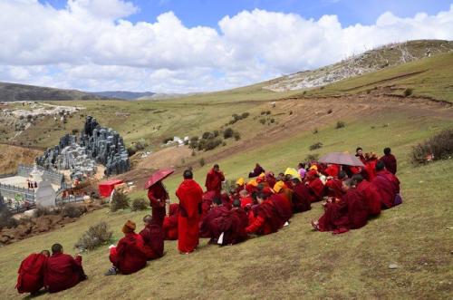 什么是天葬？西藏佛教徒的一种葬礼-第1张图片-IT新视野