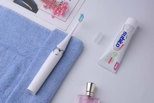 电动牙刷的好处和坏处：清洁能力很强，但使用方法错误会损害牙齿-第3张图片-IT新视野